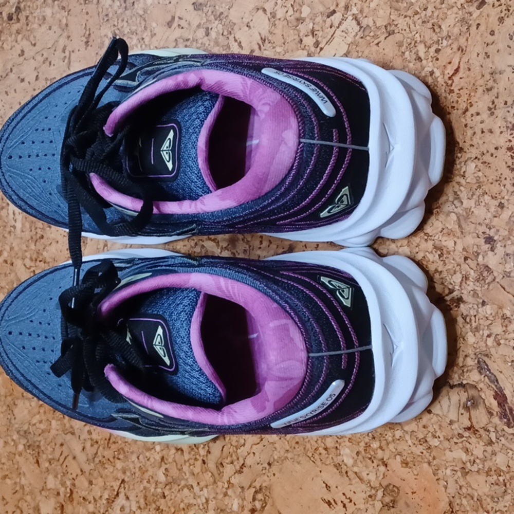 Mizuno x Roxy Wave Skyrise 5 Running Shoes Women's Size 8 NWOT - Picture 6 of 10